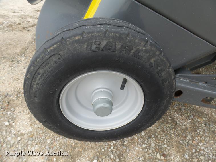 image for item DB2501 2009 Hesston 7444 square baler