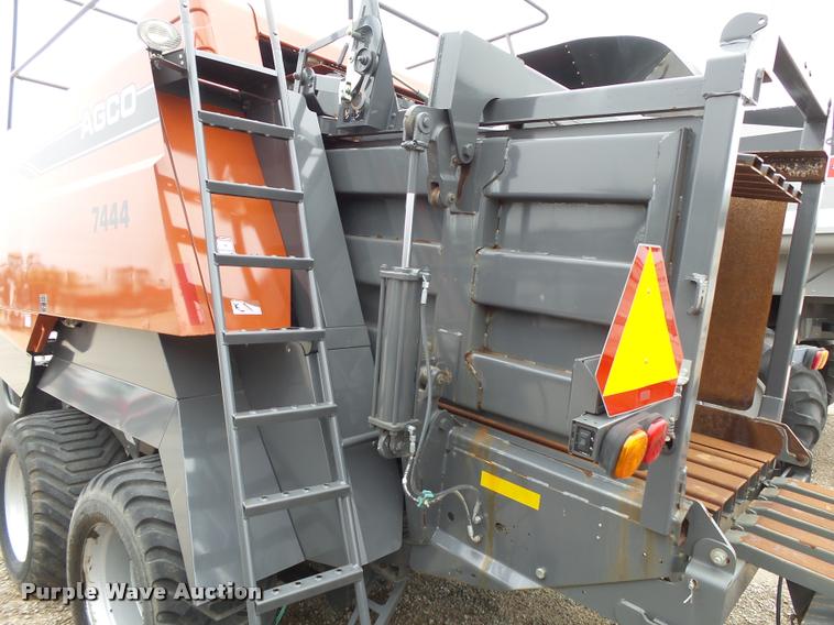 image for item DB2501 2009 Hesston 7444 square baler