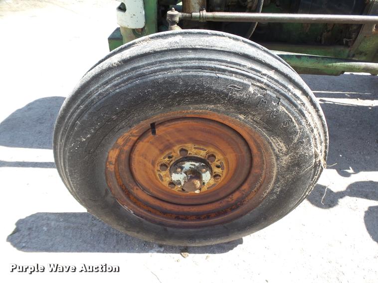 image for item DB2516 Oliver Super 55 tractor