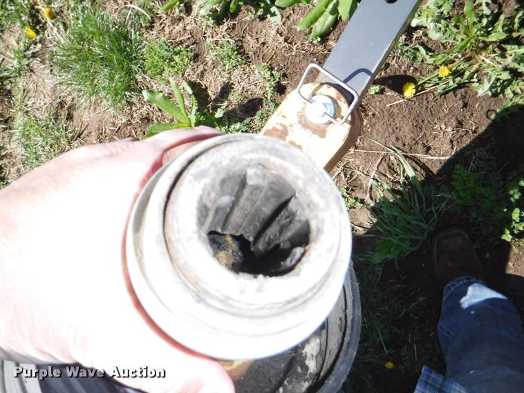 image for item DB3887 1999 Vermeer 604L round baler