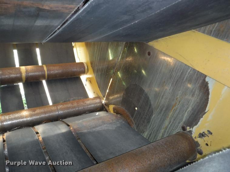 image for item DB3887 1999 Vermeer 604L round baler