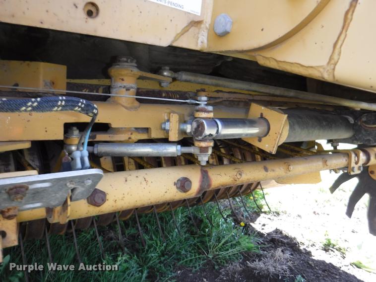 image for item DB3887 1999 Vermeer 604L round baler