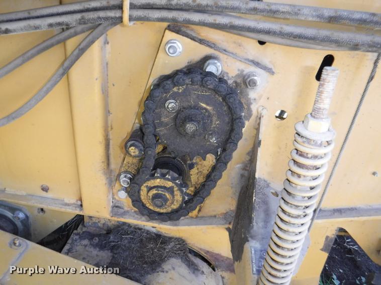 image for item DB3887 1999 Vermeer 604L round baler