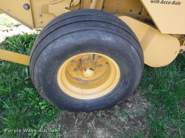 image for item DB3887 1999 Vermeer 604L round baler