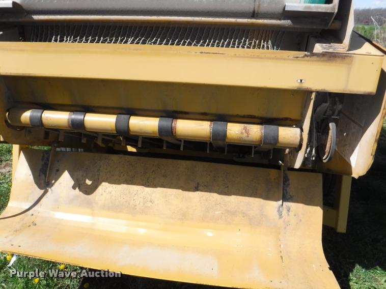 image for item DB3887 1999 Vermeer 604L round baler