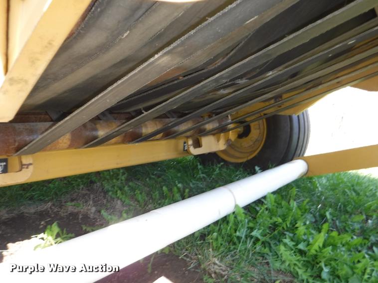 image for item DB3887 1999 Vermeer 604L round baler