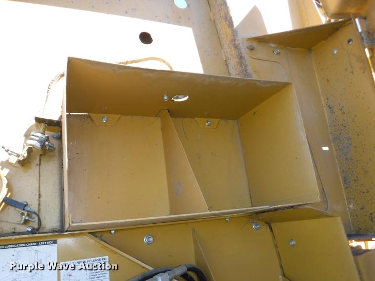 image for item DB3887 1999 Vermeer 604L round baler