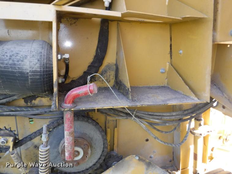 image for item DB3887 1999 Vermeer 604L round baler