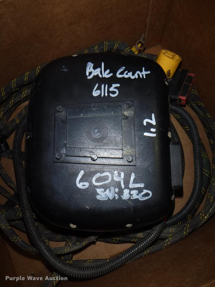 image for item DB3887 1999 Vermeer 604L round baler