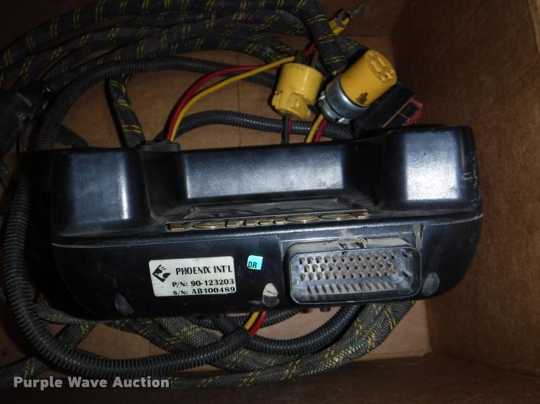 image for item DB3887 1999 Vermeer 604L round baler