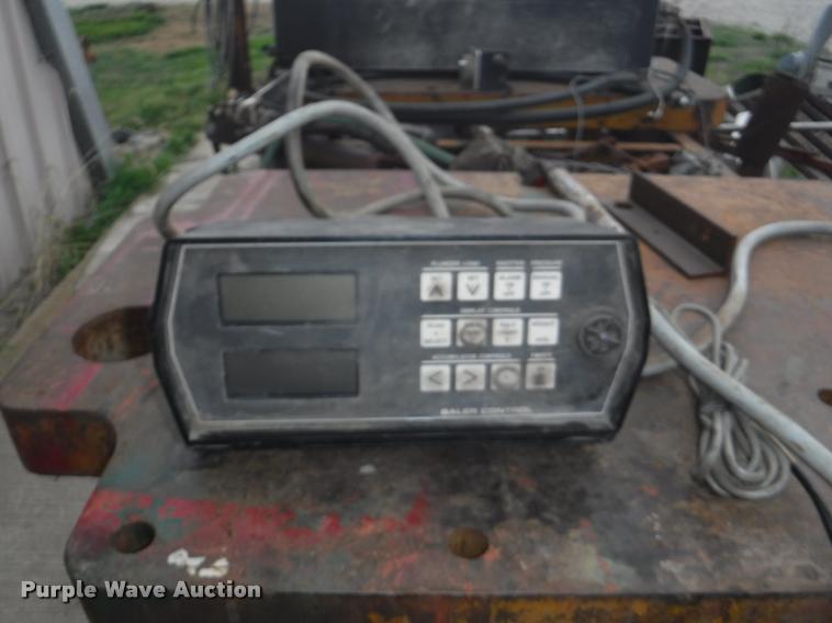 image for item DB3898 1995 Case IH 8580 square baler