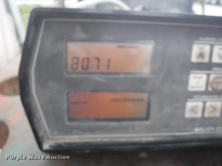 image for item DB3898 1995 Case IH 8580 square baler