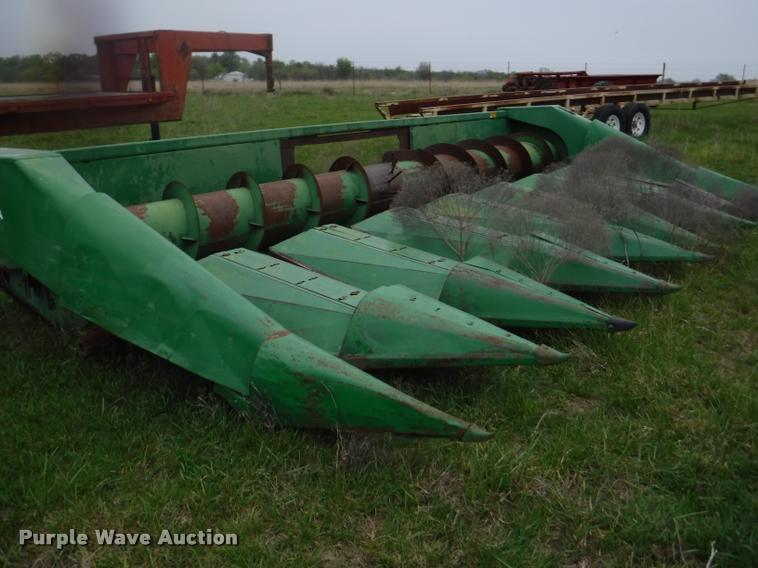 image for item DB3903 John Deere 853A row crop head