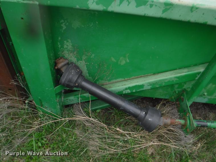 image for item DB3903 John Deere 853A row crop head