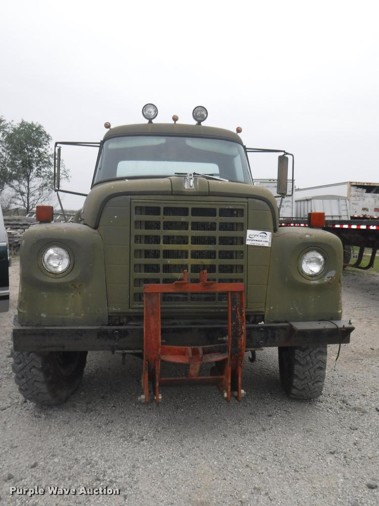 image for item DB3904 1975 International Loadstar 1700 truck cab and chassis
