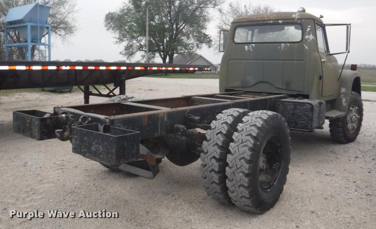 image for item DB3904 1975 International Loadstar 1700 truck cab and chassis