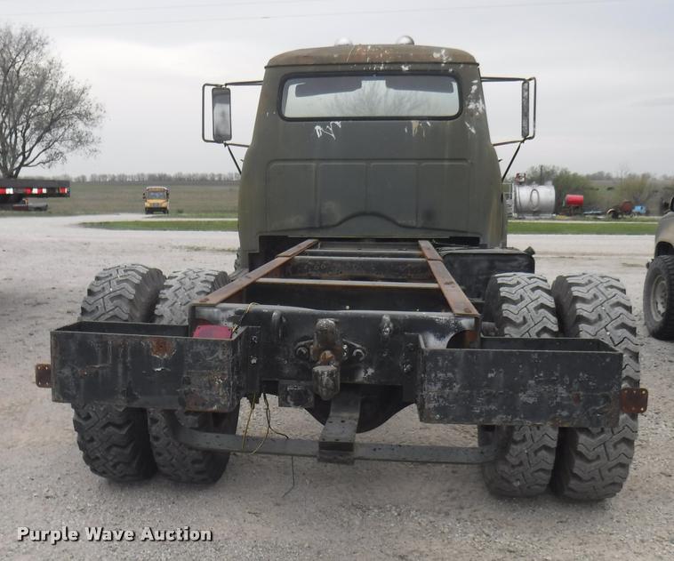 image for item DB3904 1975 International Loadstar 1700 truck cab and chassis