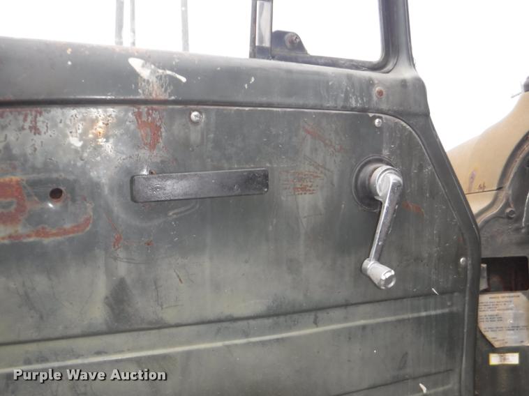 image for item DB3904 1975 International Loadstar 1700 truck cab and chassis