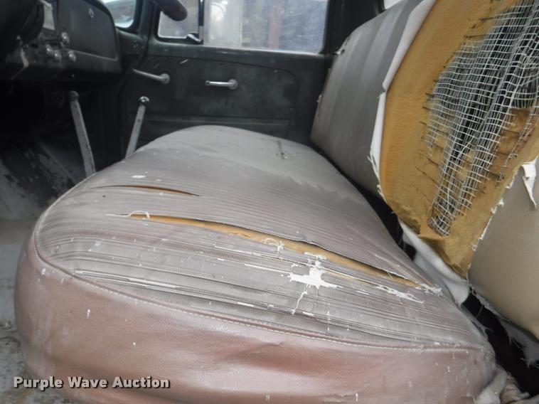 image for item DB3904 1975 International Loadstar 1700 truck cab and chassis