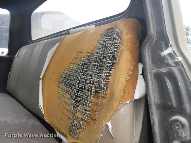 image for item DB3904 1975 International Loadstar 1700 truck cab and chassis