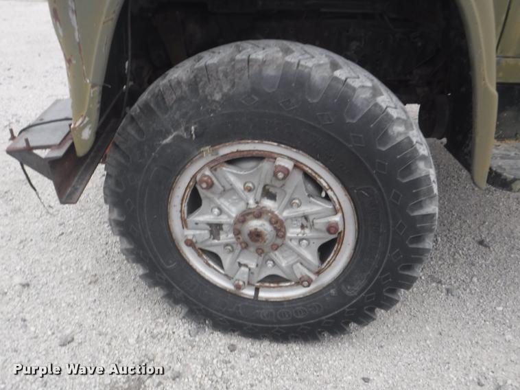 image for item DB3904 1975 International Loadstar 1700 truck cab and chassis