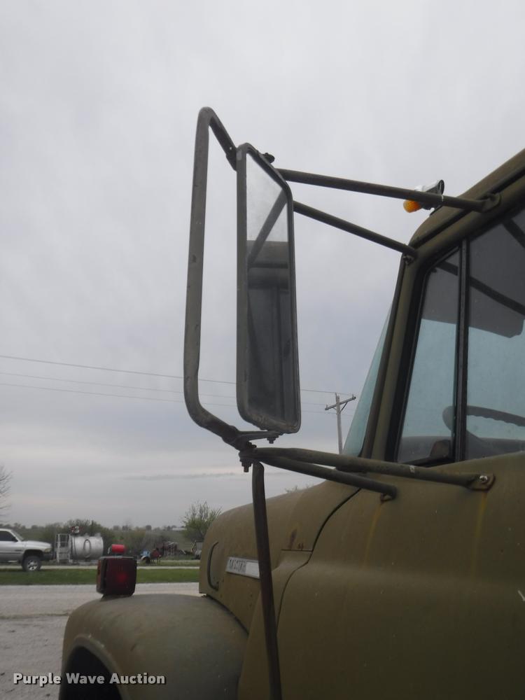 image for item DB3904 1975 International Loadstar 1700 truck cab and chassis