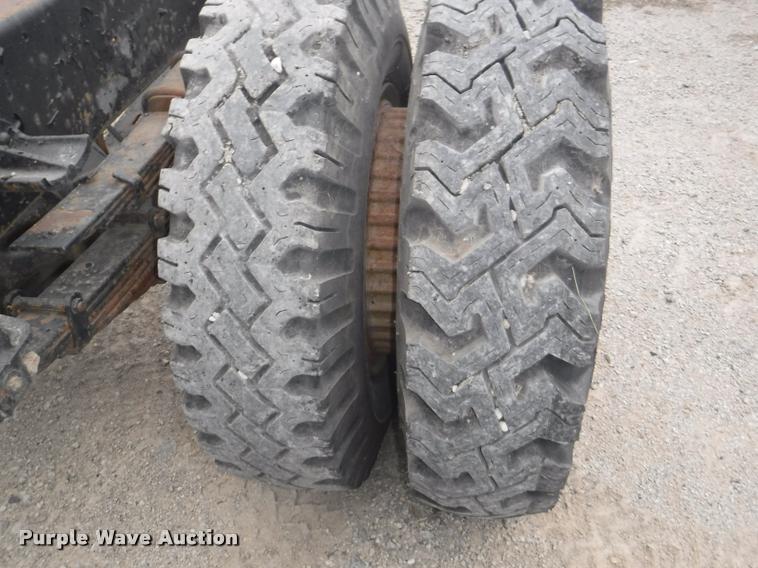 image for item DB3904 1975 International Loadstar 1700 truck cab and chassis