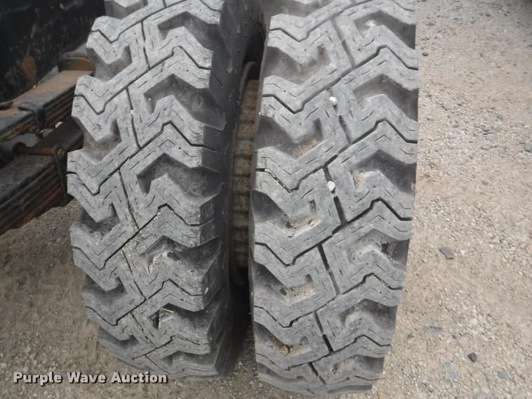 image for item DB3904 1975 International Loadstar 1700 truck cab and chassis