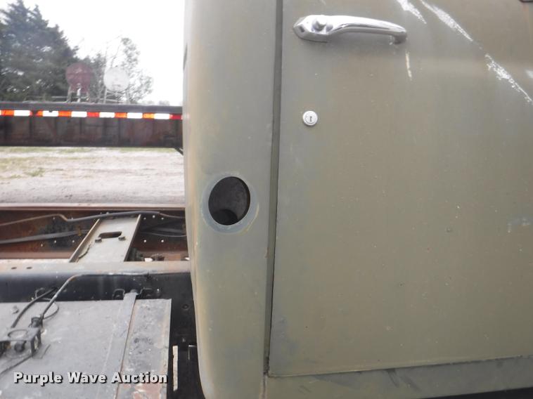 image for item DB3904 1975 International Loadstar 1700 truck cab and chassis