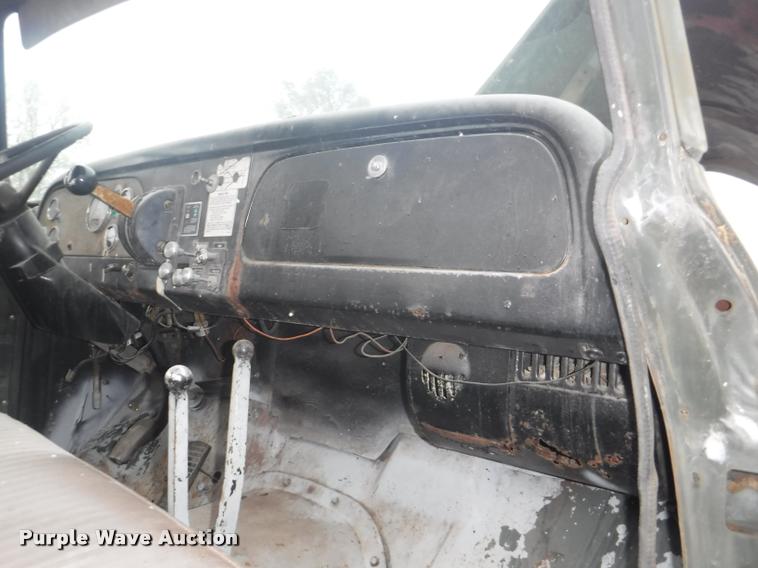 image for item DB3904 1975 International Loadstar 1700 truck cab and chassis