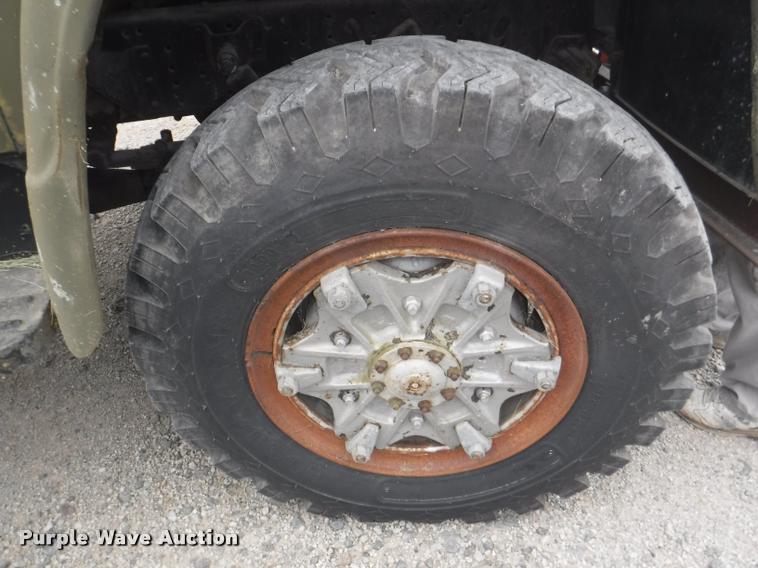 image for item DB3904 1975 International Loadstar 1700 truck cab and chassis