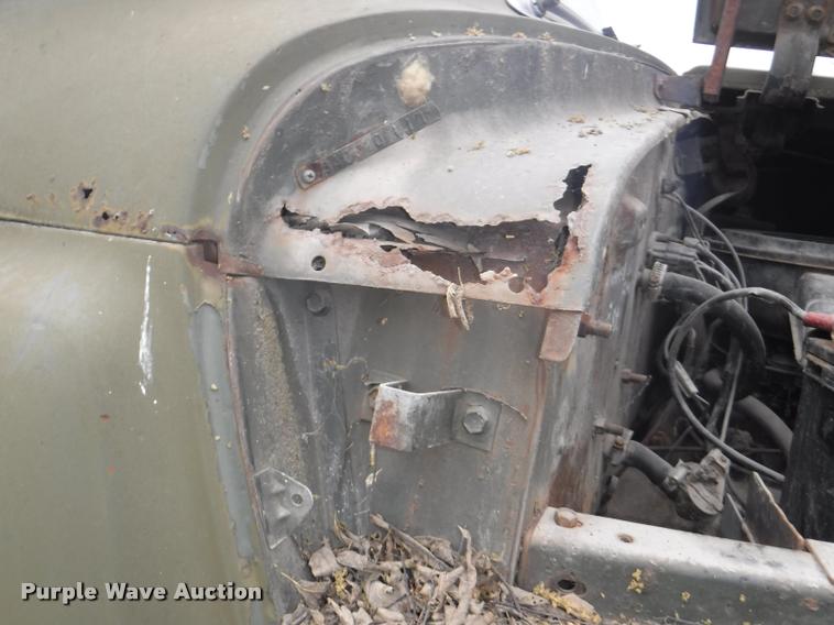 image for item DB3904 1975 International Loadstar 1700 truck cab and chassis