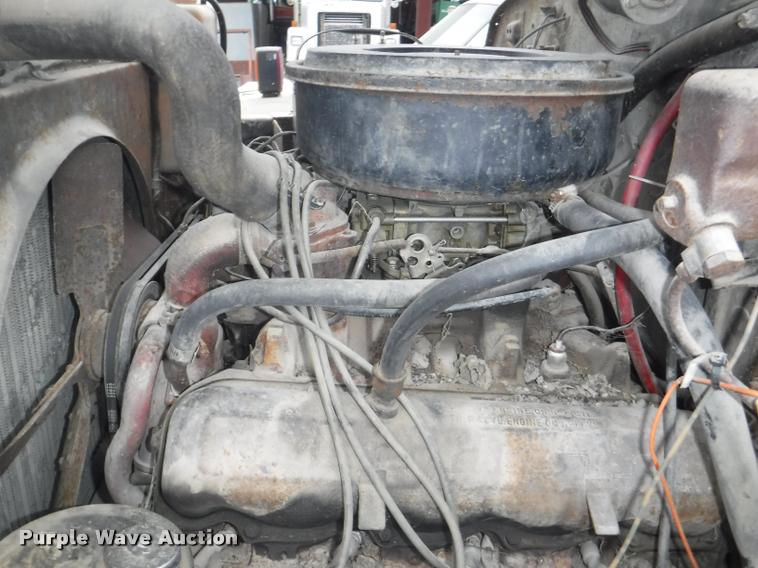 image for item DB3904 1975 International Loadstar 1700 truck cab and chassis