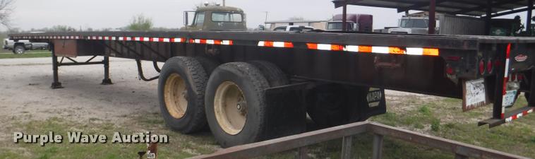 image for item DB3906 1988 Trailmobile F71T-6VAA flatbed trailer