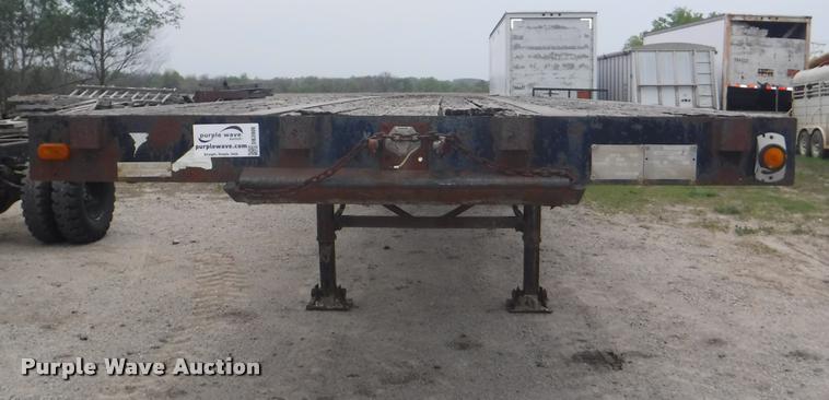 image for item DB3906 1988 Trailmobile F71T-6VAA flatbed trailer