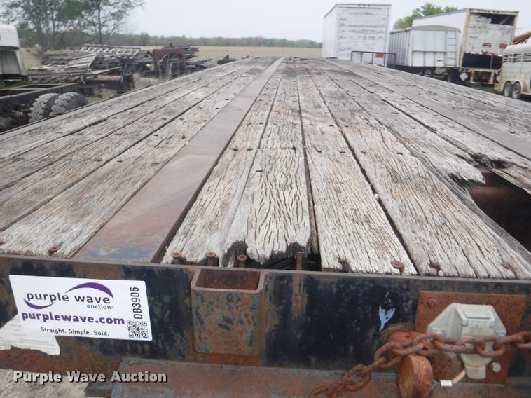 image for item DB3906 1988 Trailmobile F71T-6VAA flatbed trailer