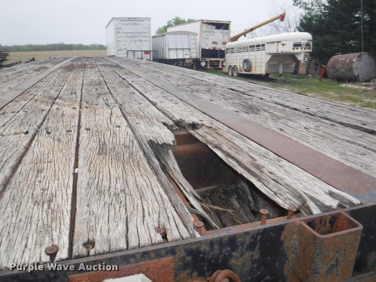 image for item DB3906 1988 Trailmobile F71T-6VAA flatbed trailer