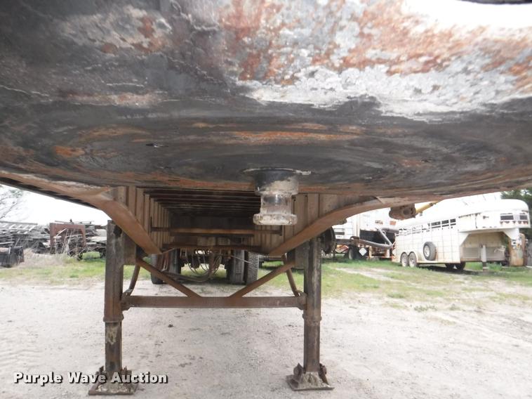 image for item DB3906 1988 Trailmobile F71T-6VAA flatbed trailer