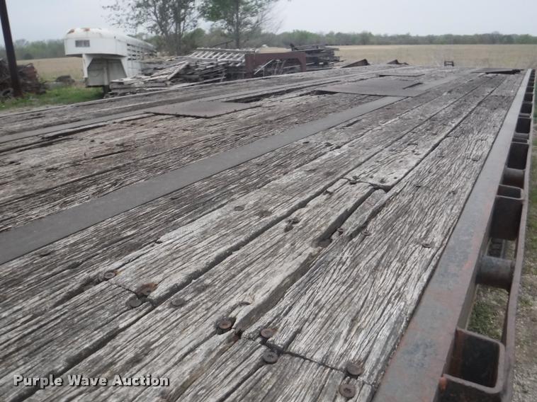 image for item DB3906 1988 Trailmobile F71T-6VAA flatbed trailer