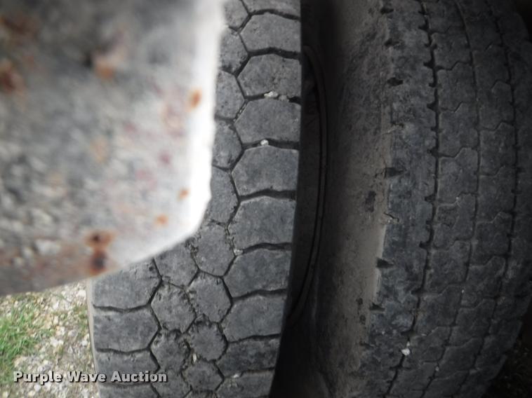 image for item DB3906 1988 Trailmobile F71T-6VAA flatbed trailer