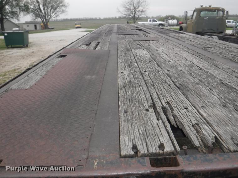 image for item DB3906 1988 Trailmobile F71T-6VAA flatbed trailer