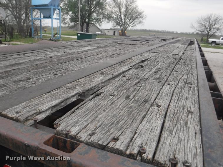 image for item DB3906 1988 Trailmobile F71T-6VAA flatbed trailer