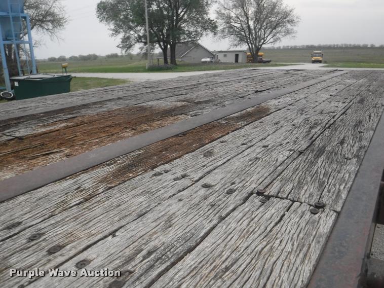 image for item DB3906 1988 Trailmobile F71T-6VAA flatbed trailer