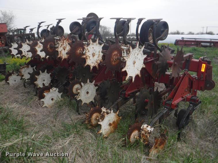 image for item DB3907 Case IH 183 cultivator