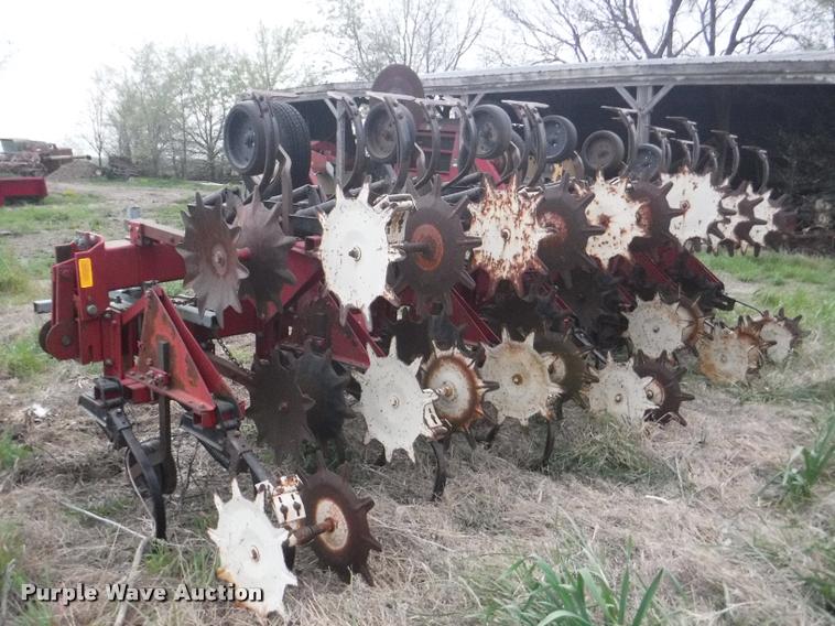 image for item DB3907 Case IH 183 cultivator