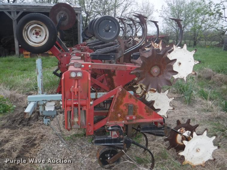 image for item DB3907 Case IH 183 cultivator