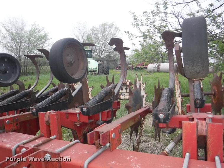 image for item DB3907 Case IH 183 cultivator