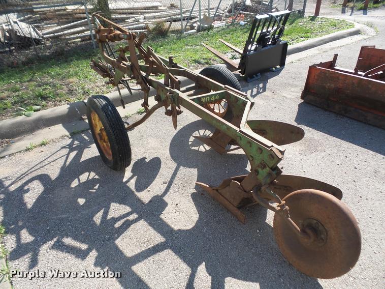 image for item DC9240 John Deere No. 44 two bottom plow