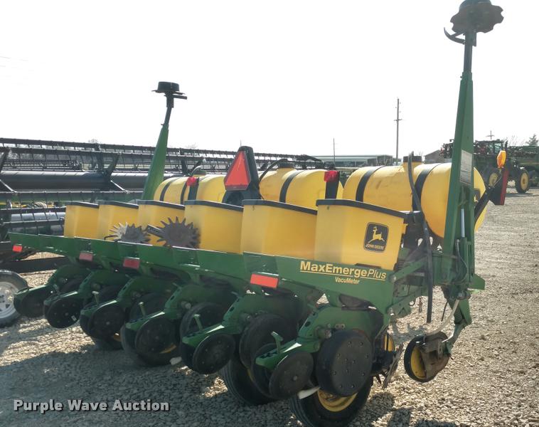 image for item DI9787 2001 John Deere 1750 Max Emerge Plus planter