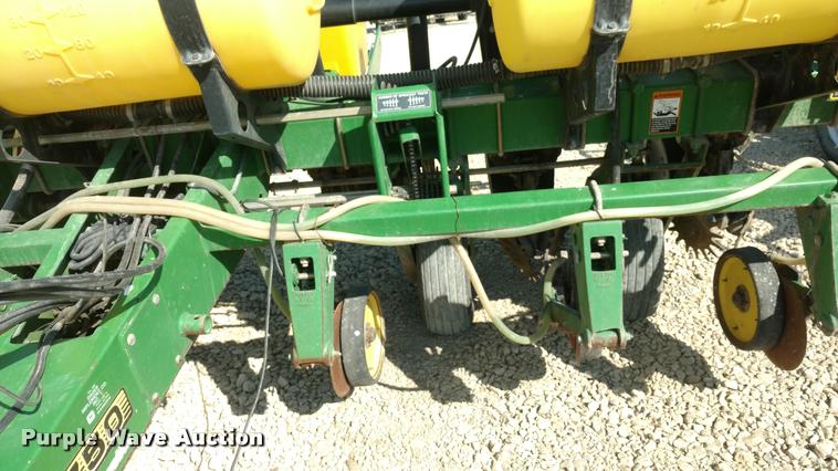 image for item DI9787 2001 John Deere 1750 Max Emerge Plus planter